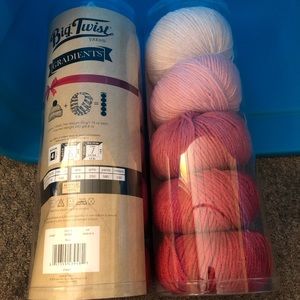 Big Twist Gradient ombré yarn 4 tubes